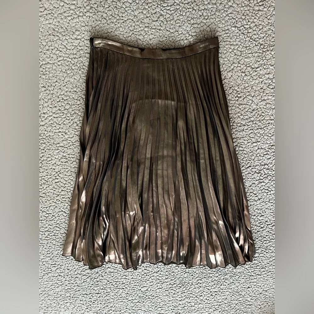Women’s ASTR the Label Celeste Pleated Flowy Midi Skirt Boho Metallic Bronze L
